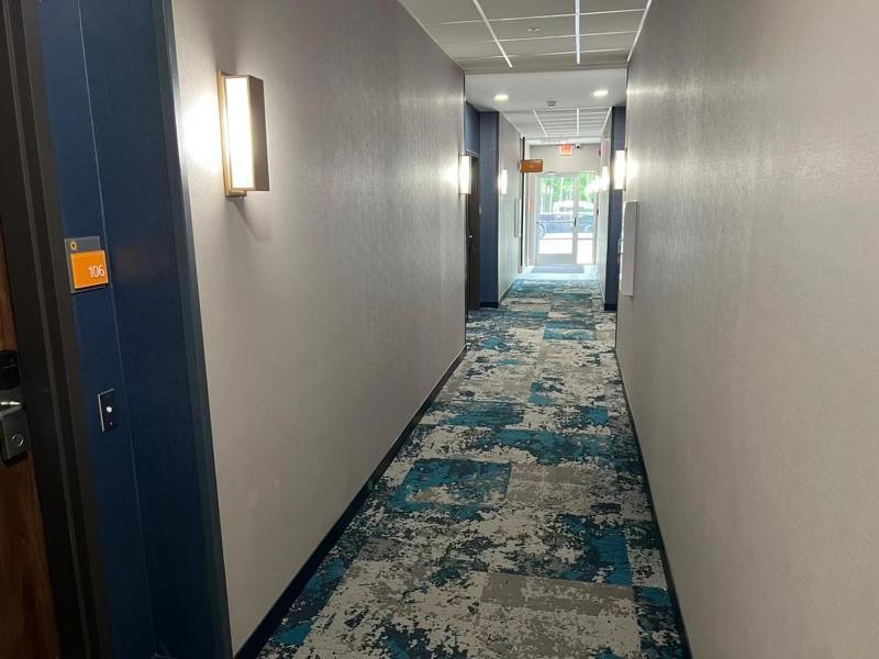 La Quinta Inn & Suites By Wyndham Manchester - Arnold Afb Exterior photo